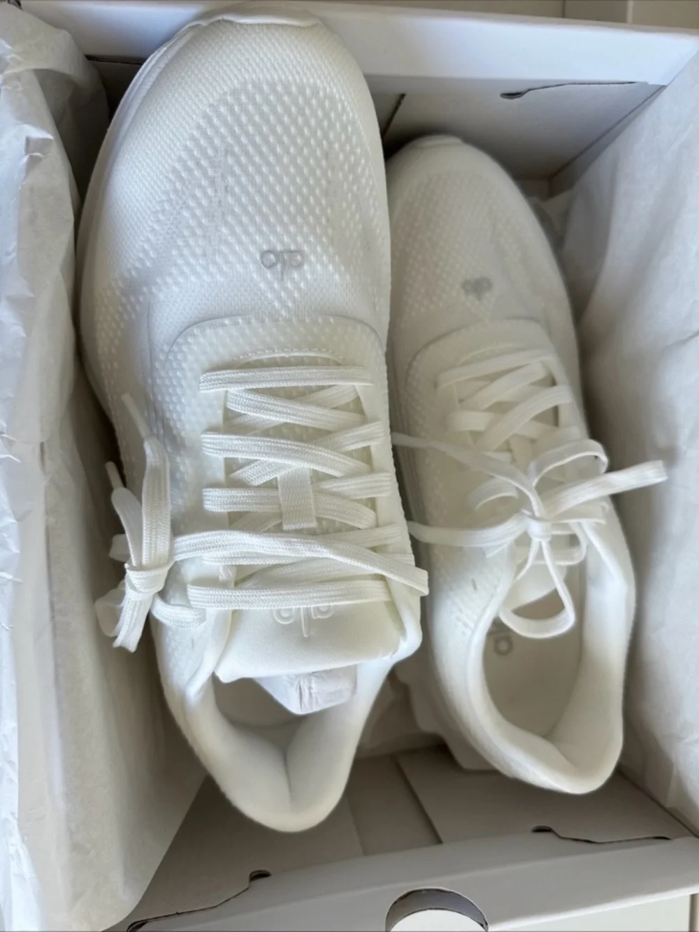 ALO Yoga White Women's Sneakers